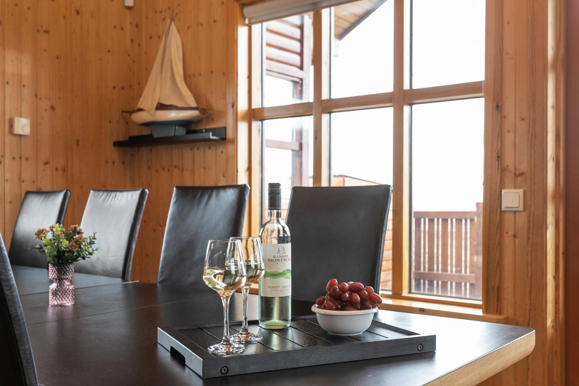 Úþlíð Summer House With Stunning Mountain Viewsヴィラ エクステリア 写真